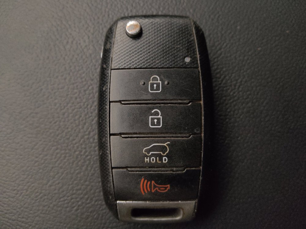 Used 2020 Kia Sorento L FWD image 32