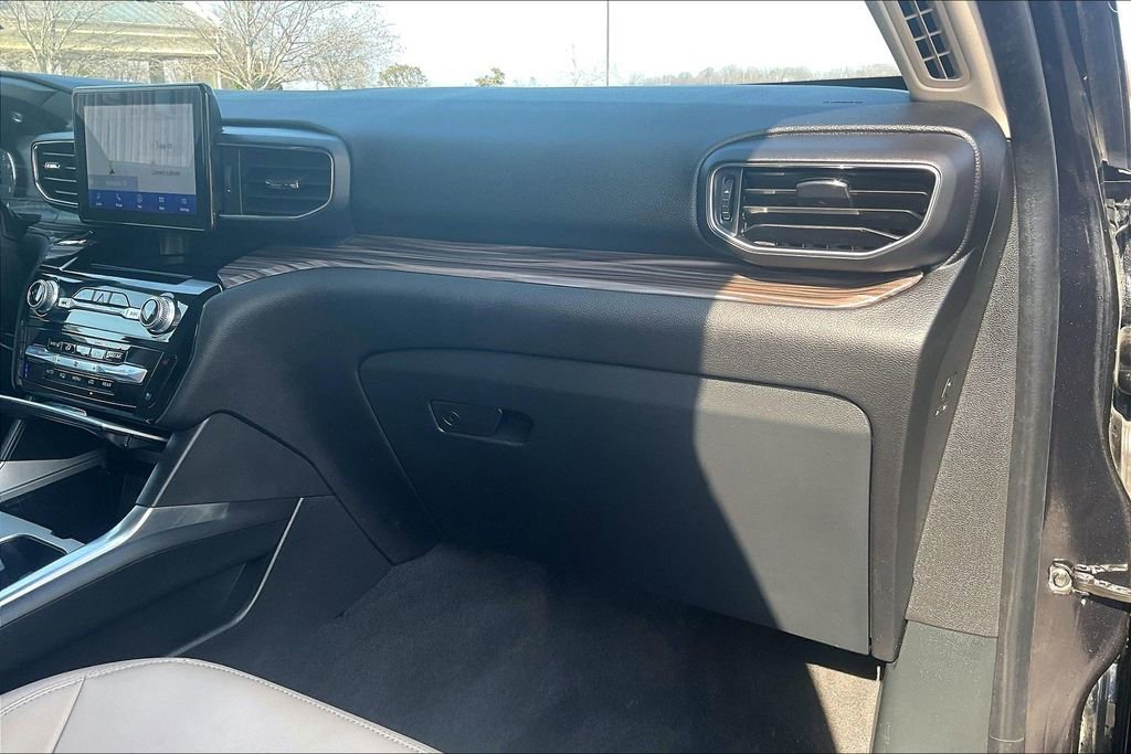 Used 2023 Ford Explorer Limited image 15