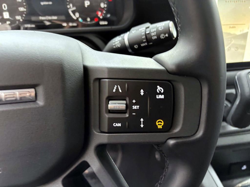 Used 2025 Land Rover Defender 110 S image 47