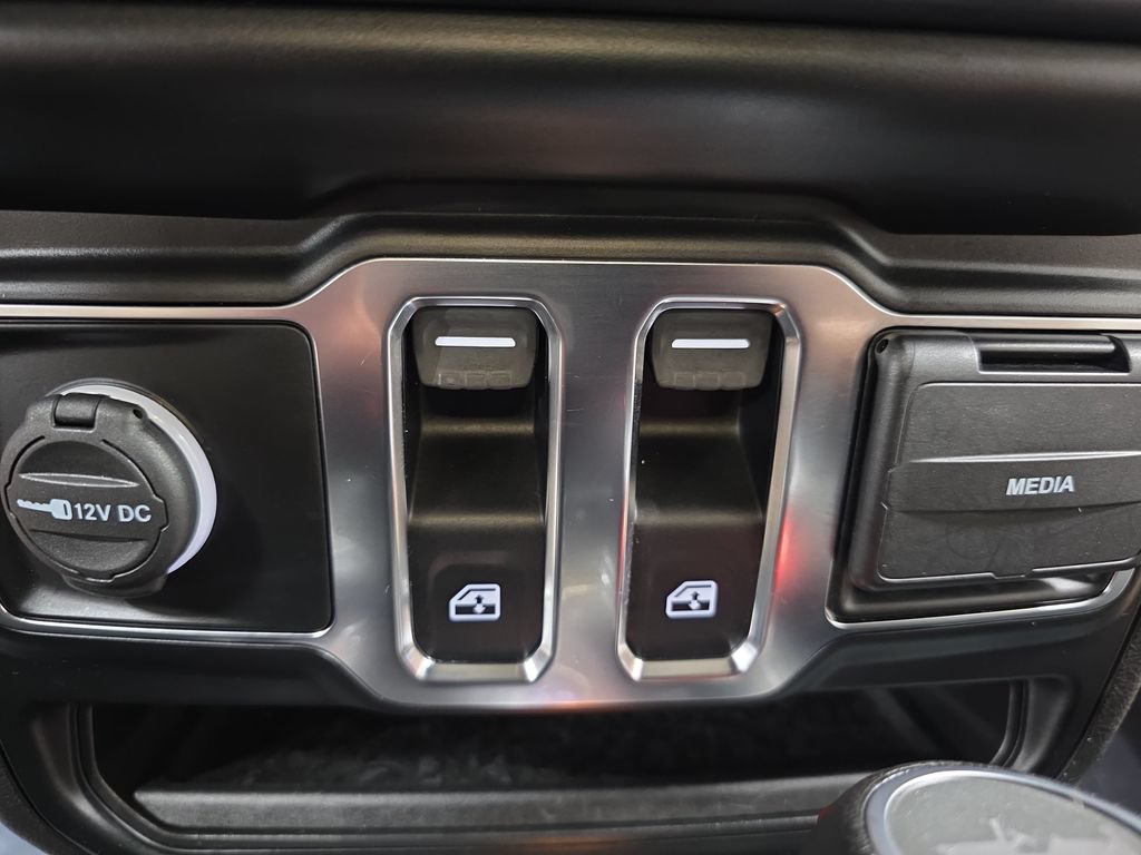 Used 2021 Jeep Wrangler Sport AWD/4WD image 27