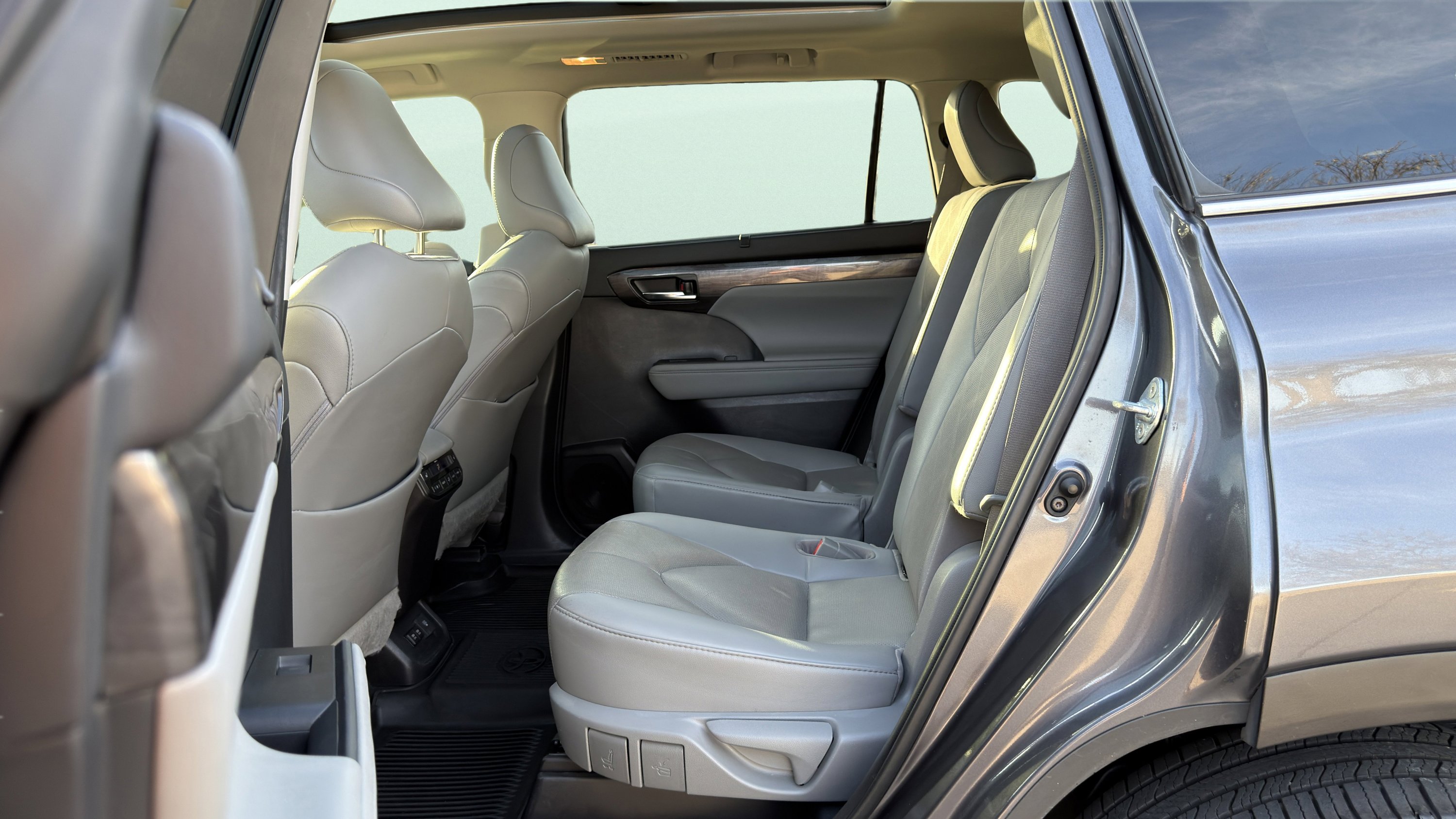 Used 2021 Toyota Highlander Platinum image 19