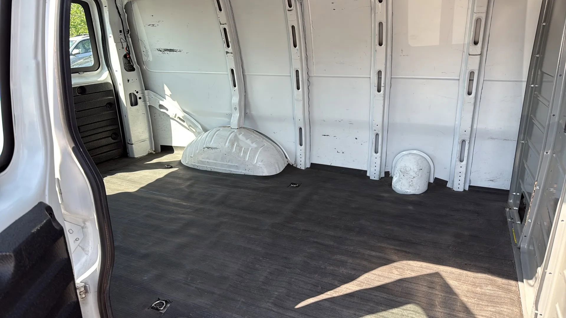 Used 2021 Chevrolet Express 2500 w/ Driver Convenience Package image 13