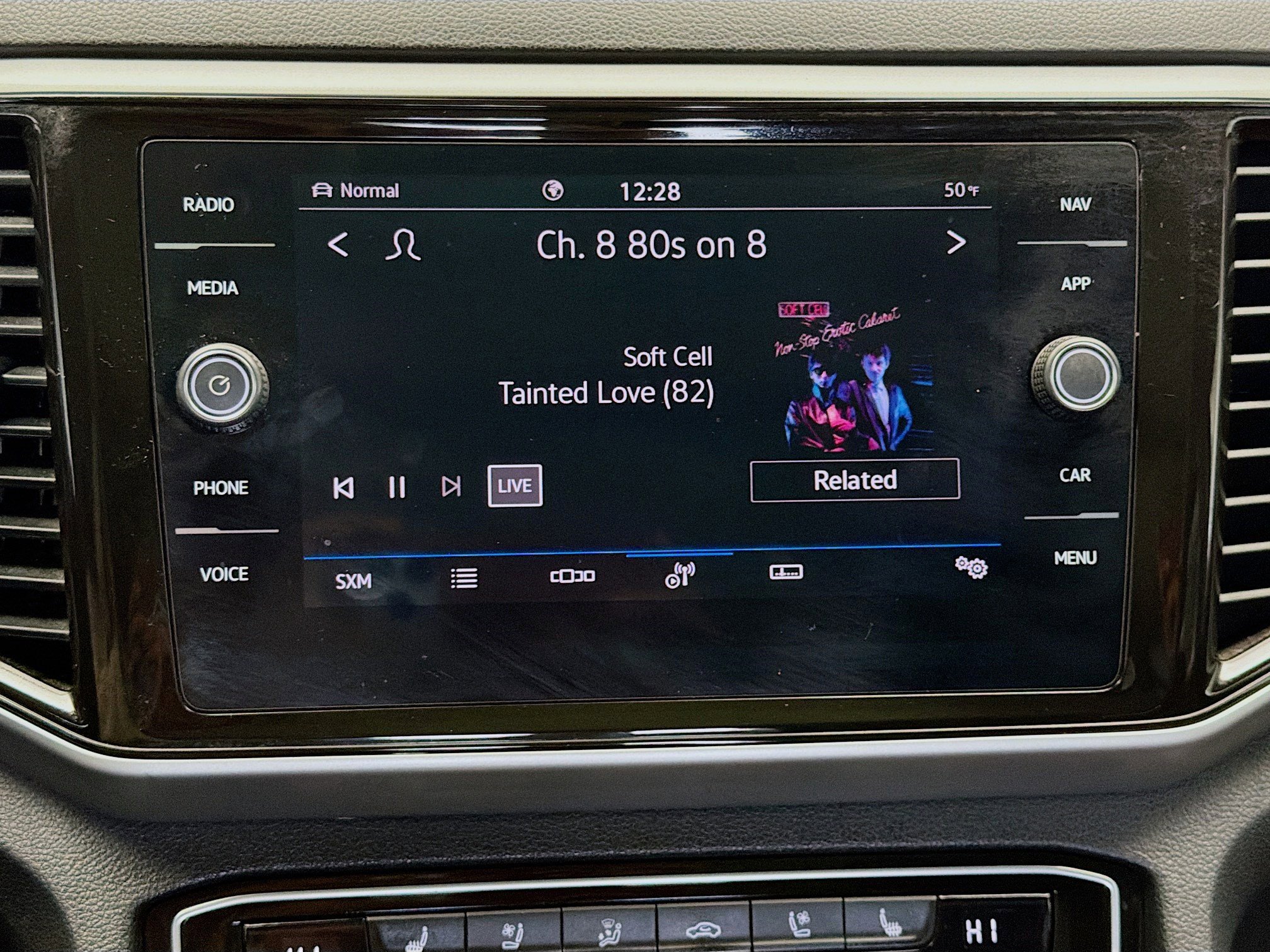 Used 2022 Volkswagen Atlas SEL Premium image 9