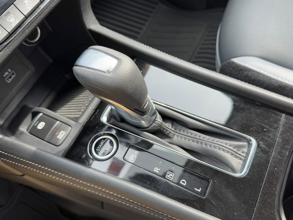 Used 2024 Nissan Kicks SR w/ SR Premium Package image 23