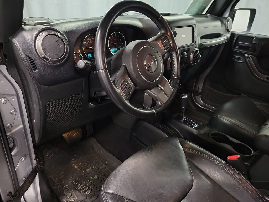 Used 2018 Jeep Wrangler Unlimited Sahara image 14