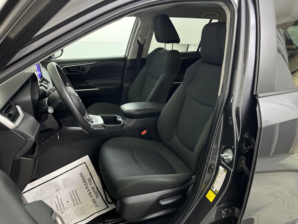 Used 2023 Toyota RAV4 LE image 19