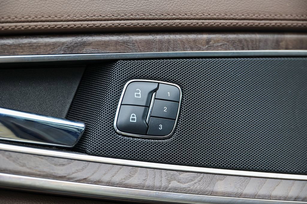 Used 2016 Lincoln MKX Reserve w/ Climate Package image 6