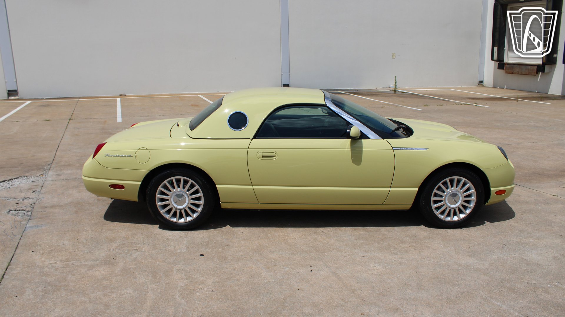 Used 2005 Ford Thunderbird RWD image 38