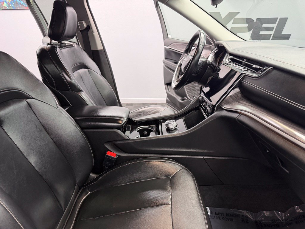 Used 2022 Jeep Grand Cherokee L Limited w/ Black Appearance Package RWD image 52