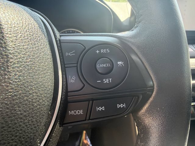 Used 2020 Toyota RAV4 XLE Premium AWD/4WD image 30