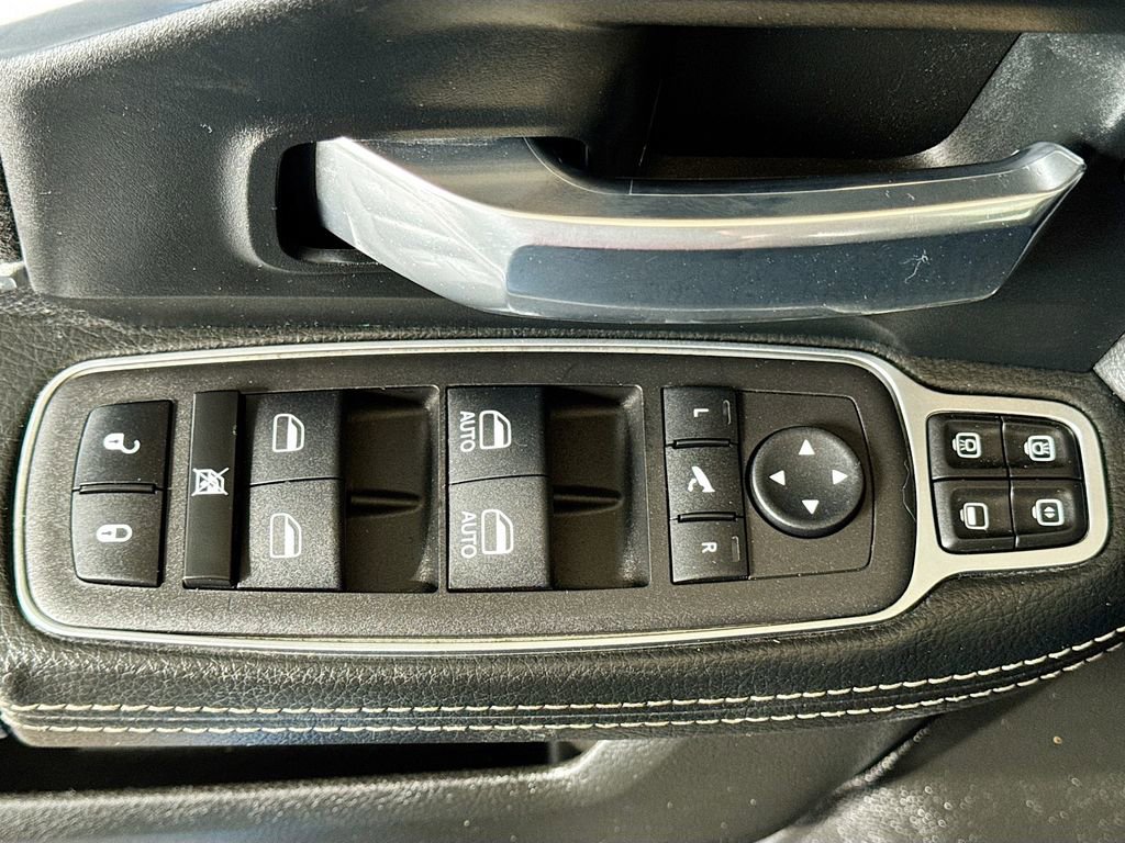 Used 2023 RAM 3500 Laramie AWD/4WD image 19