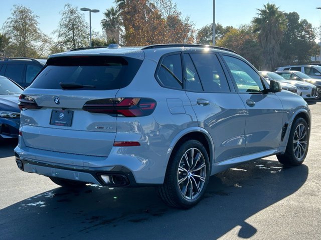 New 2026 BMW X5 xDrive50e w/ M Sport Package image 2