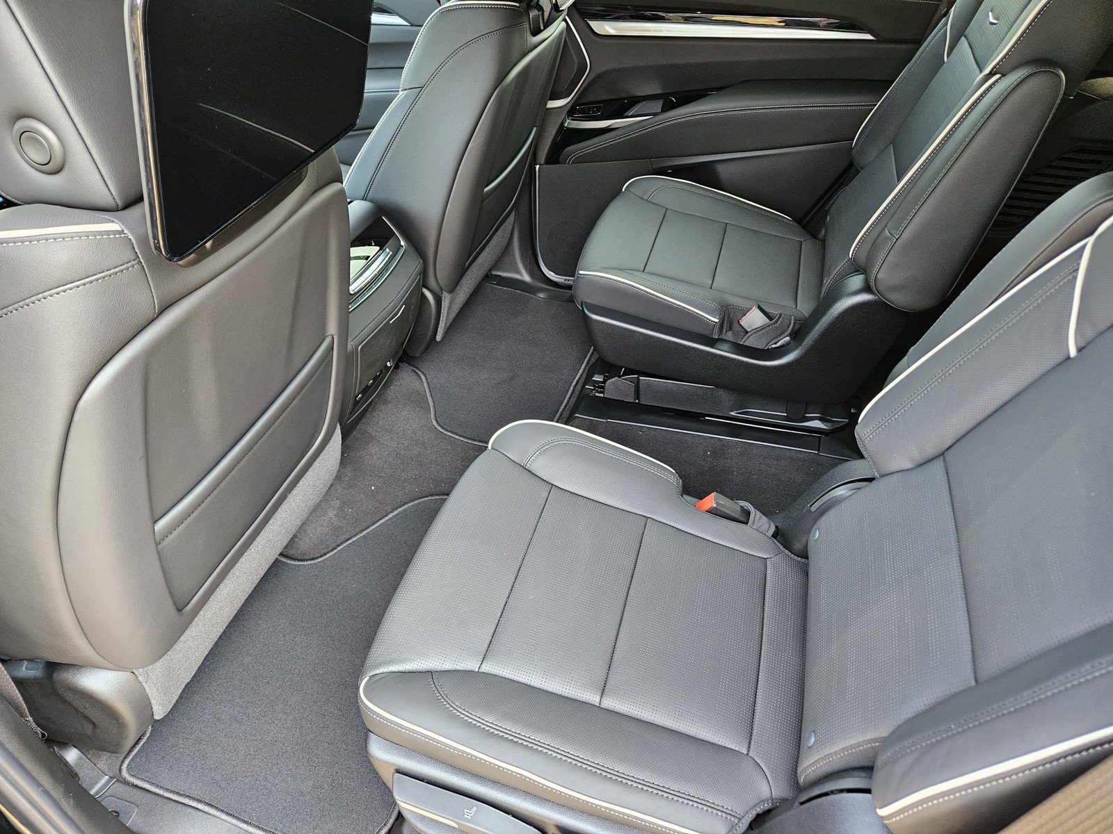 New 2026 Cadillac Escalade Sport w/ Touring Package AWD/4WD image 20