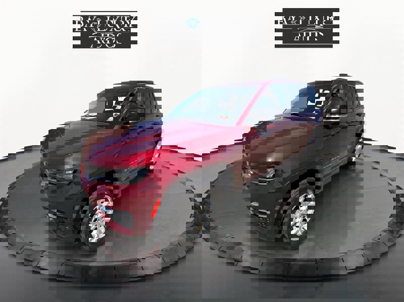 Used 2023 Jeep Grand Cherokee Limited image 1