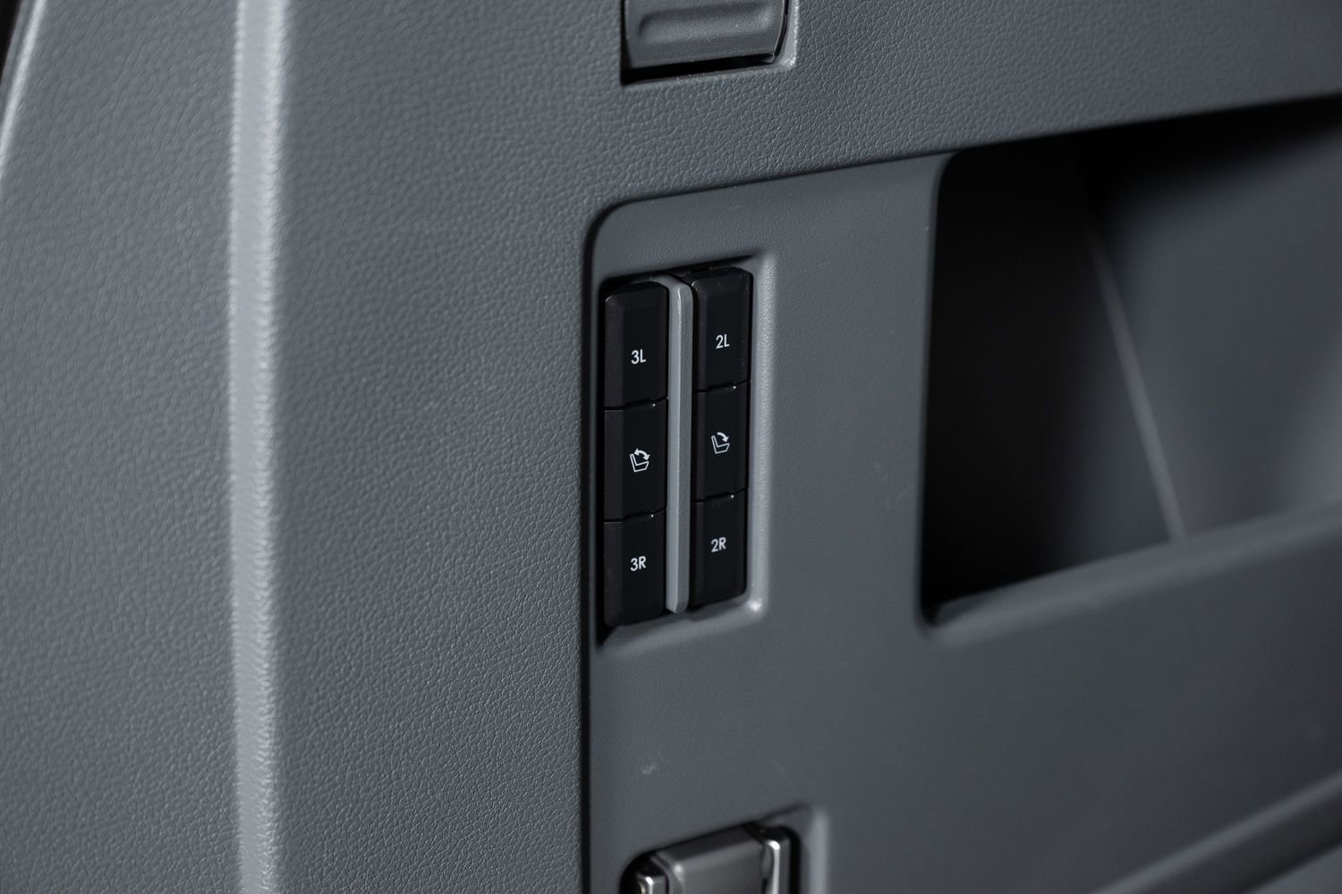 Used 2021 Lincoln Navigator Reserve w/ Cargo Convenience Package image 22