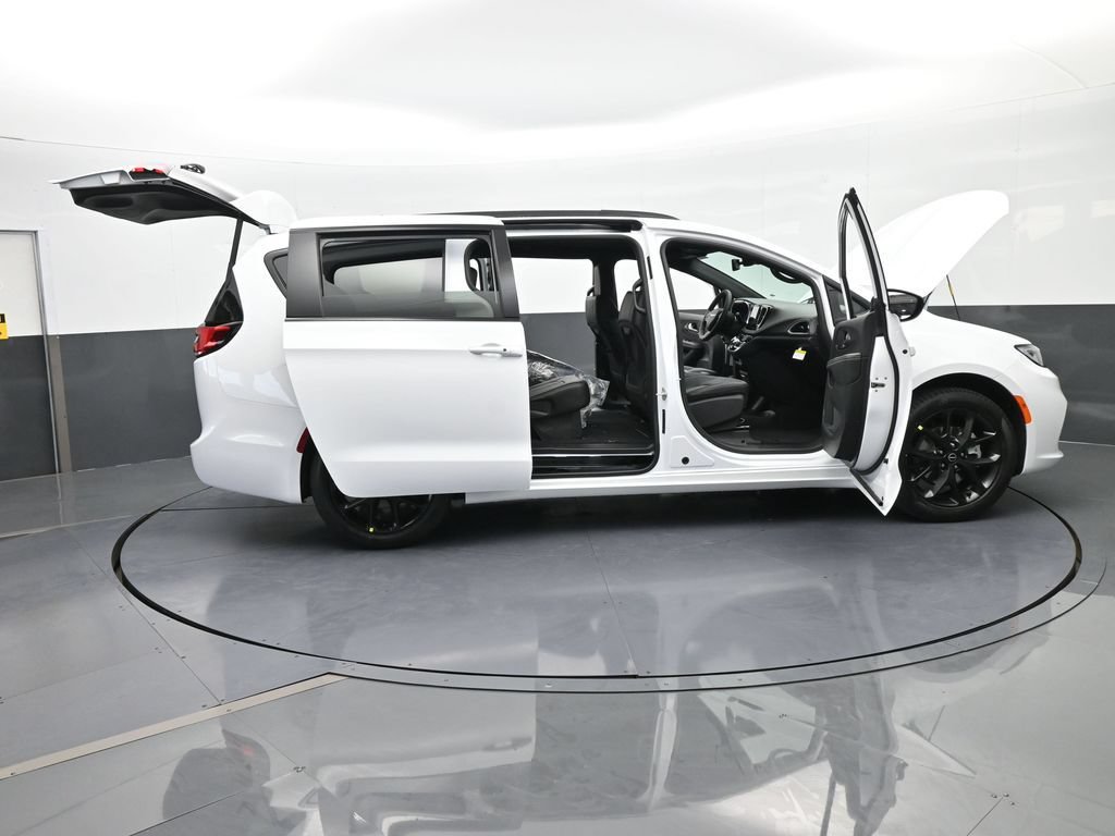 New 2026 Chrysler Pacifica Select w/ S Appearance Package FWD image 71