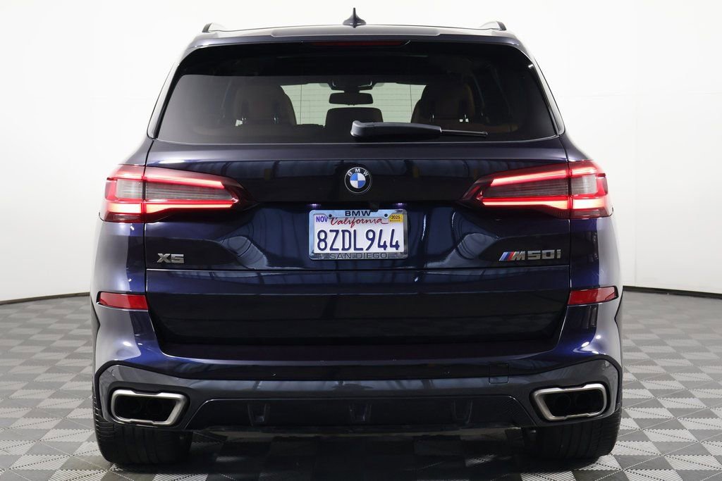 Used 2022 BMW X5 M50i image 5