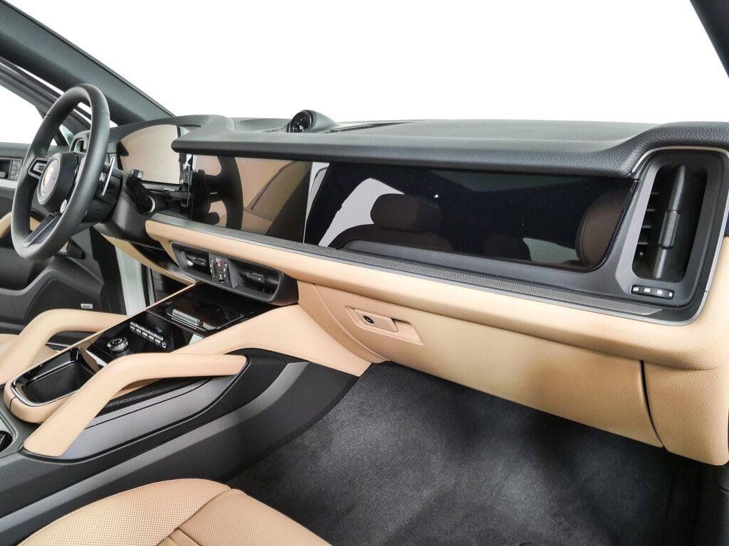New 2026 Porsche Cayenne Coupe AWD/4WD image 26