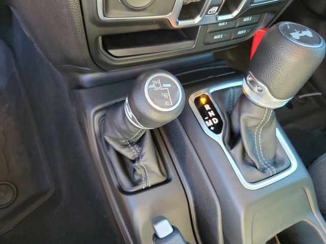 Used 2025 Jeep Wrangler Sport image 21