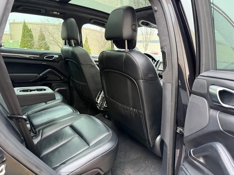 Used 2014 Porsche Cayenne Turbo S AWD/4WD image 34