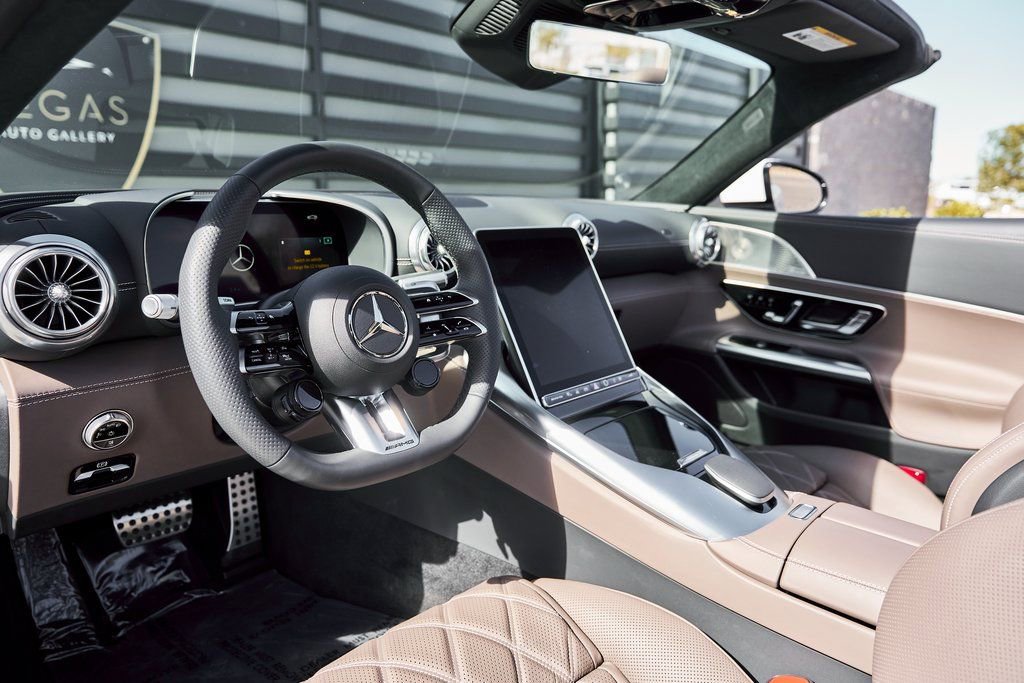 Used 2023 Mercedes-Benz SL 63 AMG 4MATIC image 2