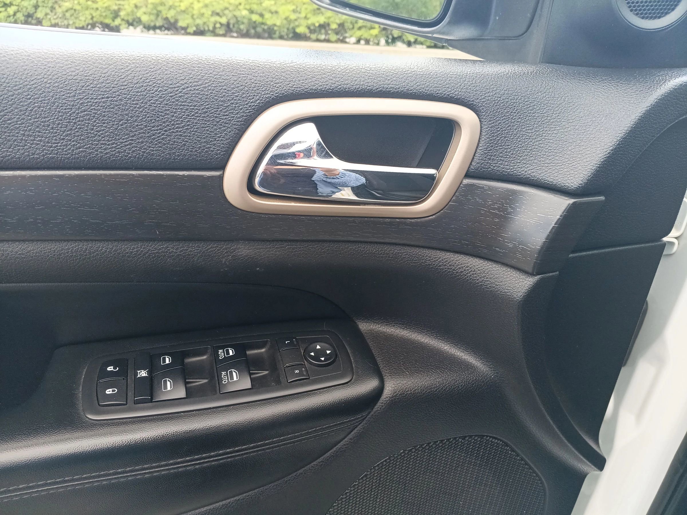 Used 2017 Jeep Grand Cherokee Laredo image 23