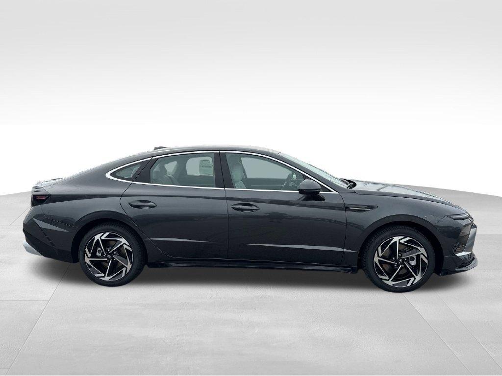 New 2026 Hyundai Sonata SEL FWD image 6