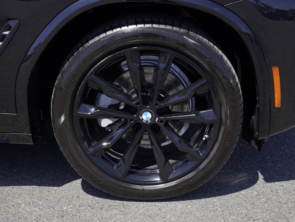 Used 2024 BMW X4 xDrive30i w/ M Sport Package AWD/4WD image 10