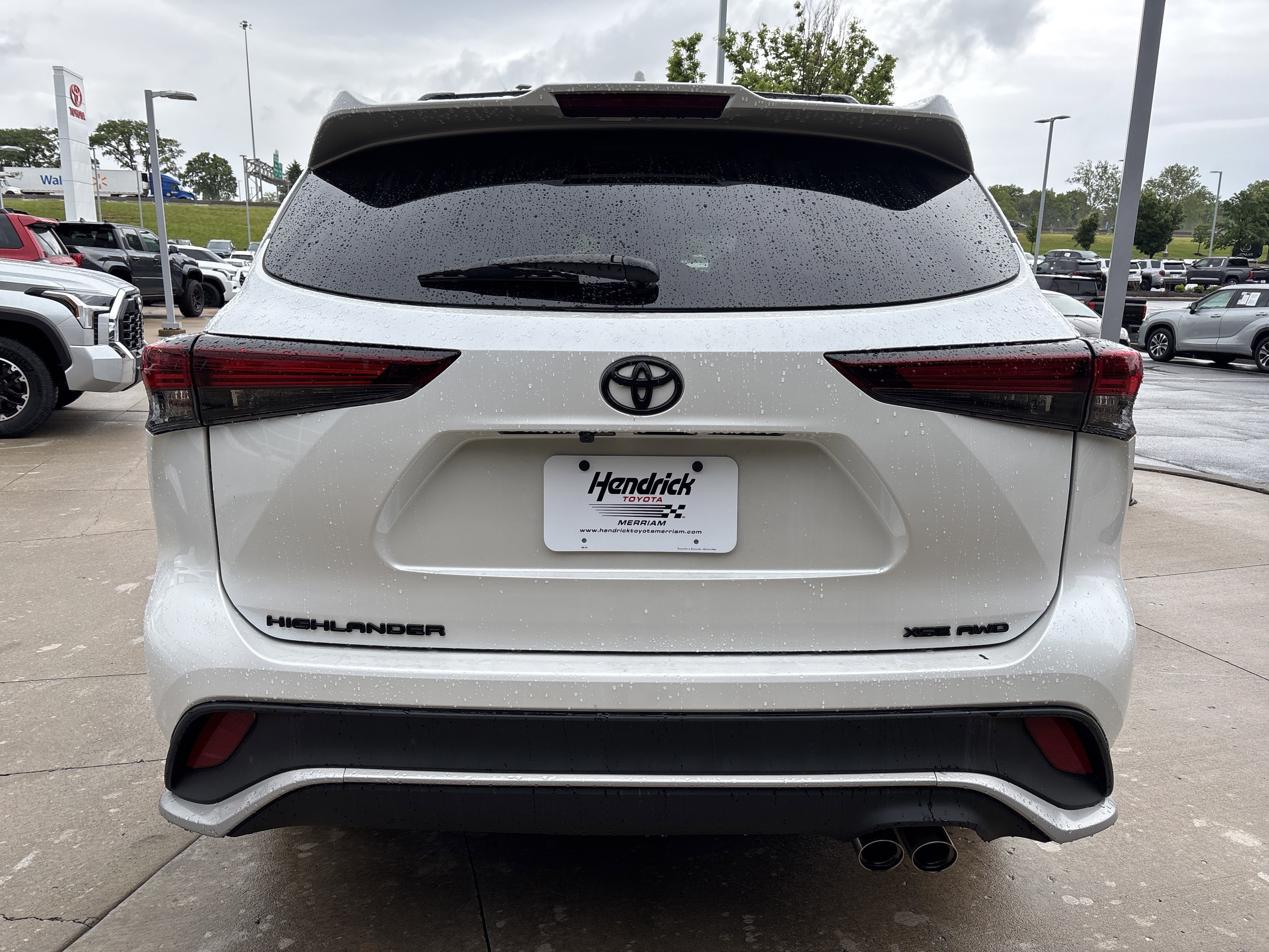 Used 2025 Toyota Highlander XSE AWD/4WD image 9