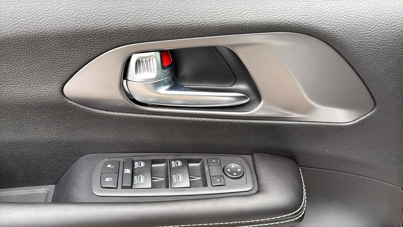 New 2026 Chrysler Voyager LX image 14