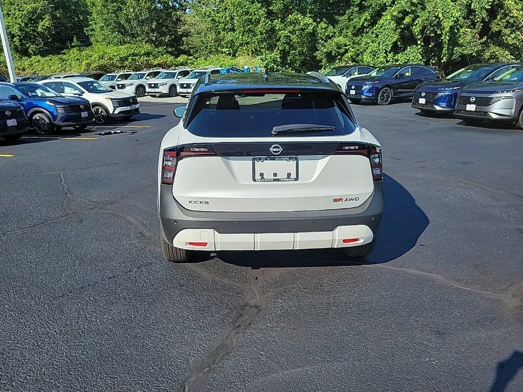 New 2026 Nissan Kicks SR w/ Cold Weather Package image 5