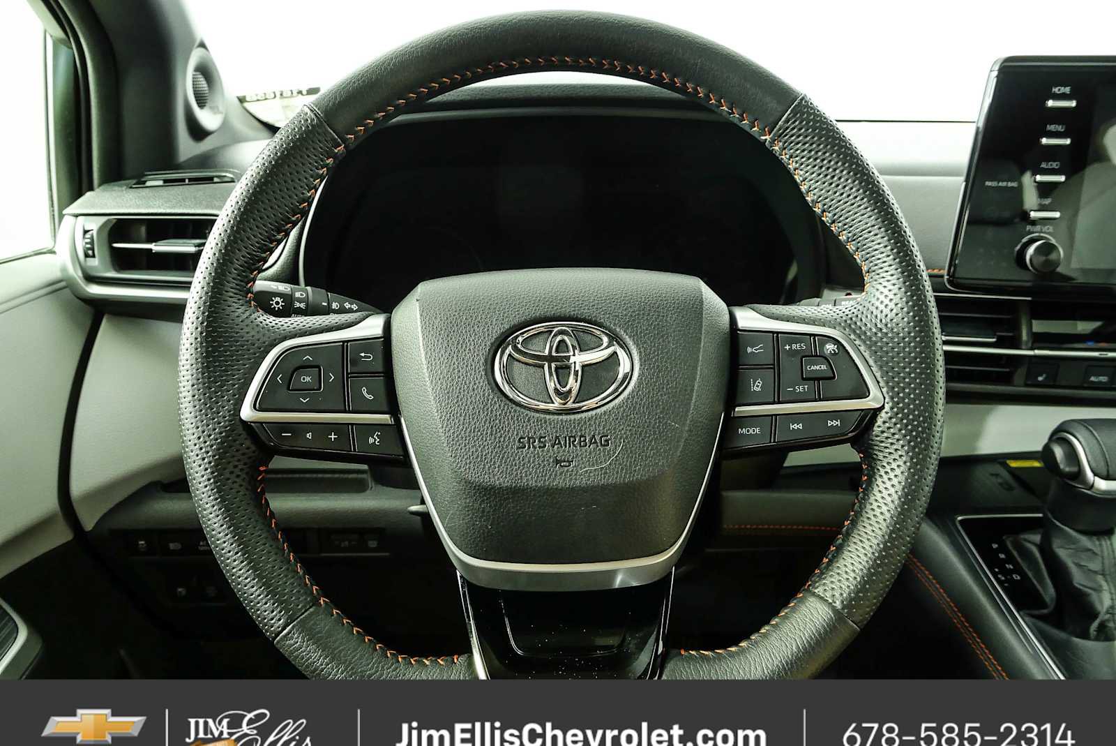 Used 2021 Toyota Sienna XSE w/ XSE Plus Package FWD image 9