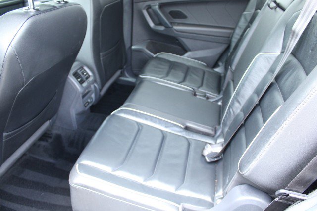 Used 2019 Volkswagen Tiguan SEL Premium w/ 3rd Row Seat Package AWD/4WD image 13
