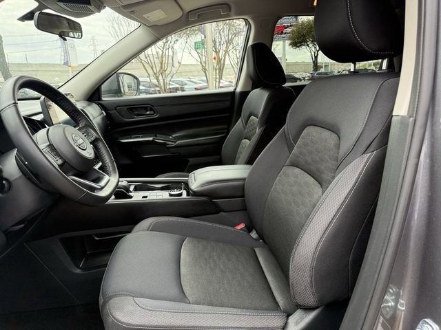 Used 2024 Nissan Pathfinder SV image 22