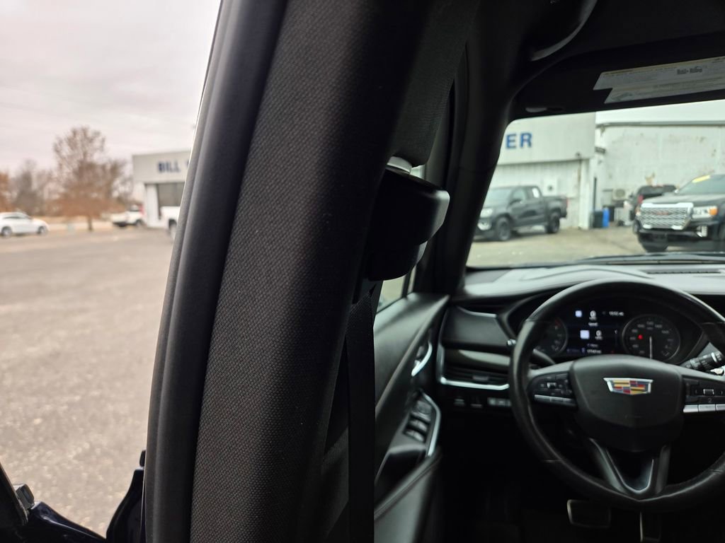 Used 2020 Cadillac XT4 Sport w/ Technology Package FWD image 32