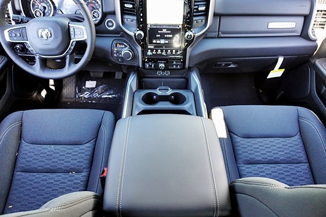 New 2026 RAM 1500 4x4 Crew Cab image 27