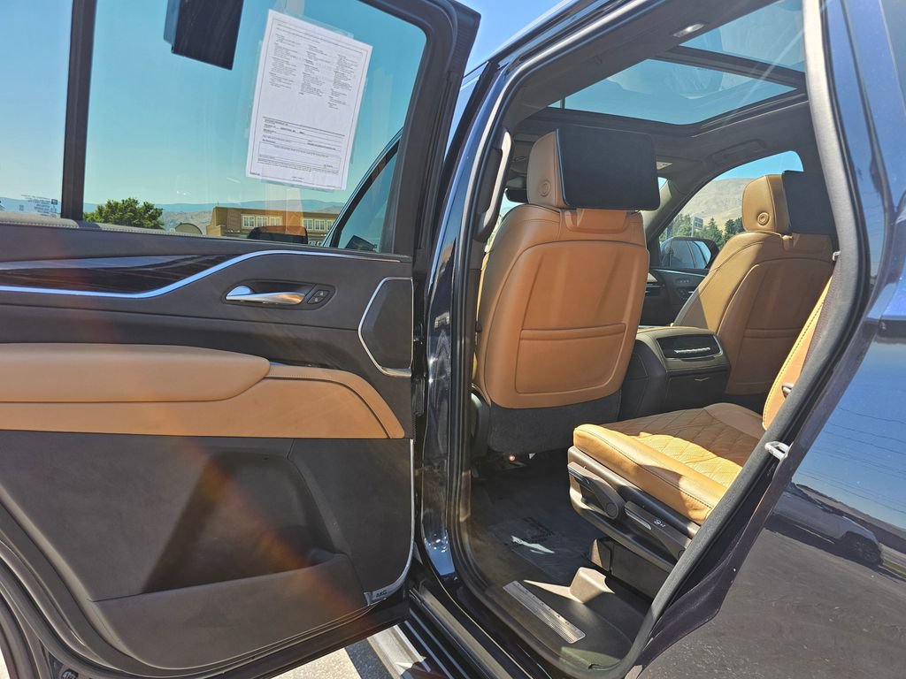 Certified 2021 Cadillac Escalade Premium Luxury AWD/4WD image 24