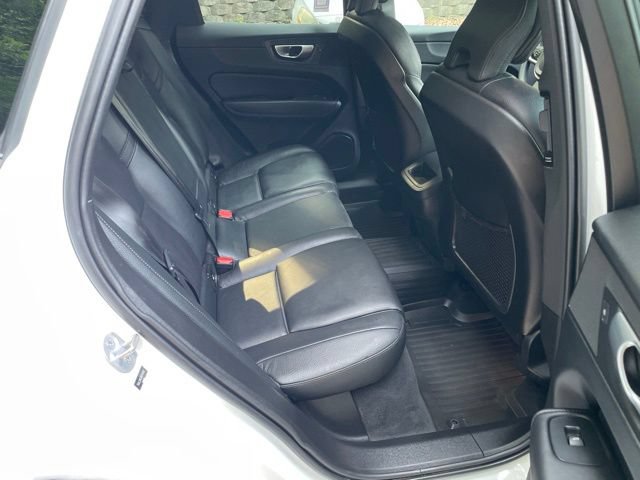 Certified 2024 Volvo XC60 B5 Plus AWD/4WD image 15