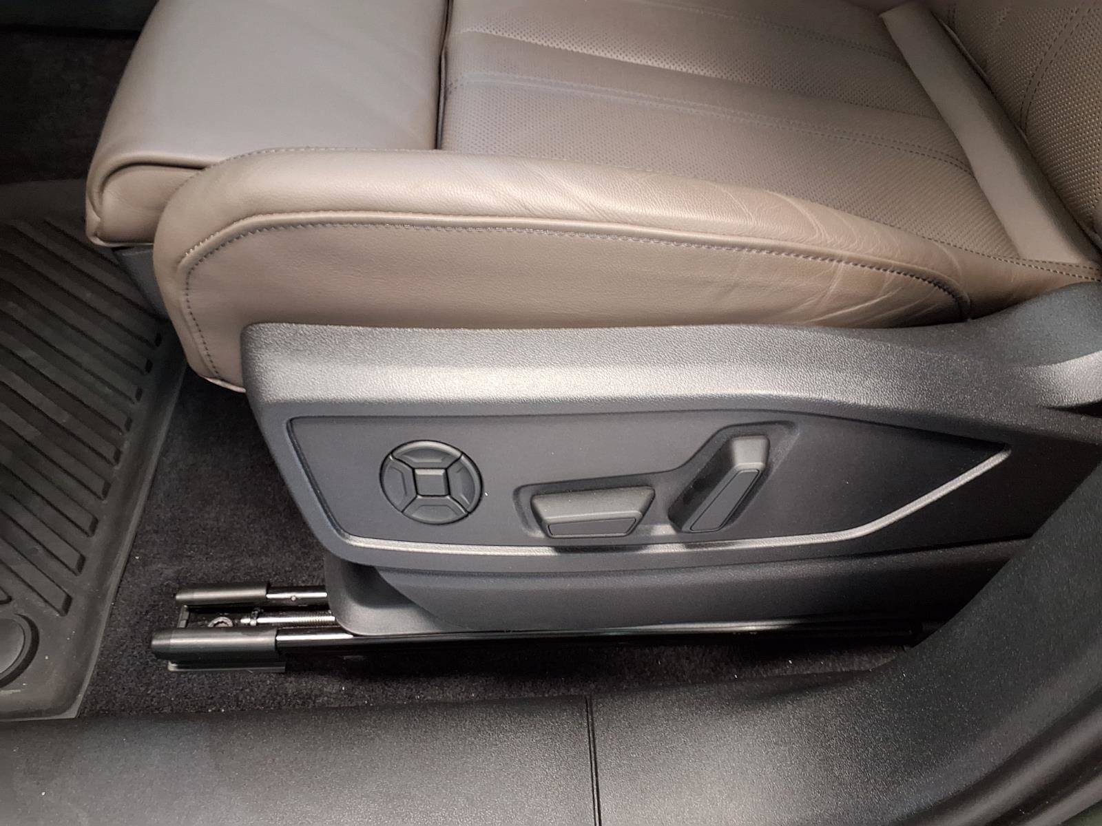 Used 2025 Audi Q5 Prestige AWD/4WD image 22