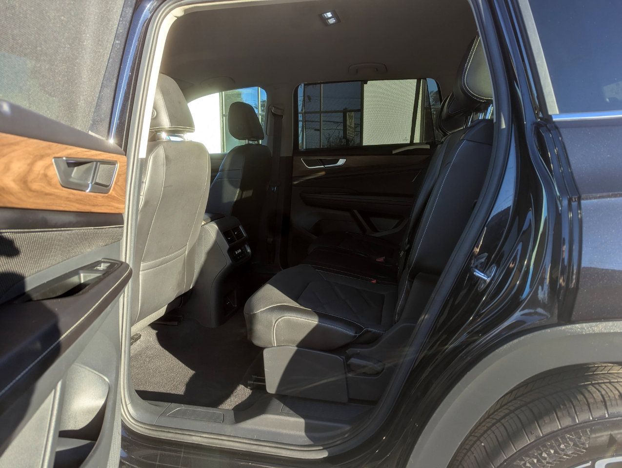 Used 2024 Volkswagen Atlas SE image 35