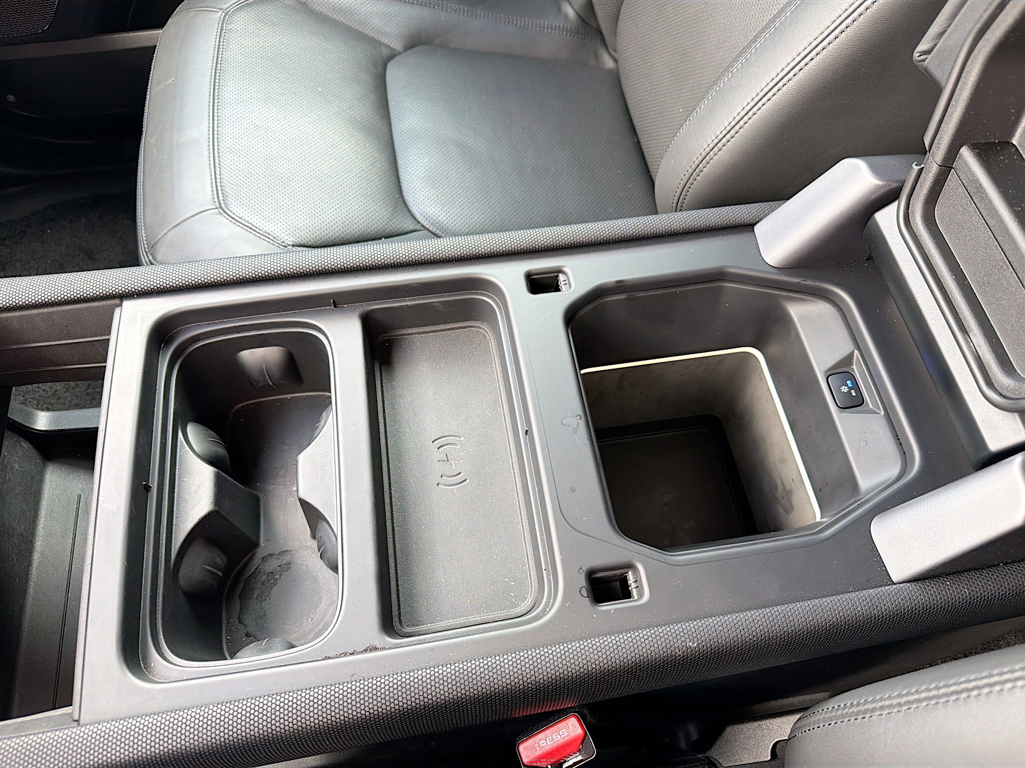 Used 2024 Land Rover Defender 110 V8 image 31