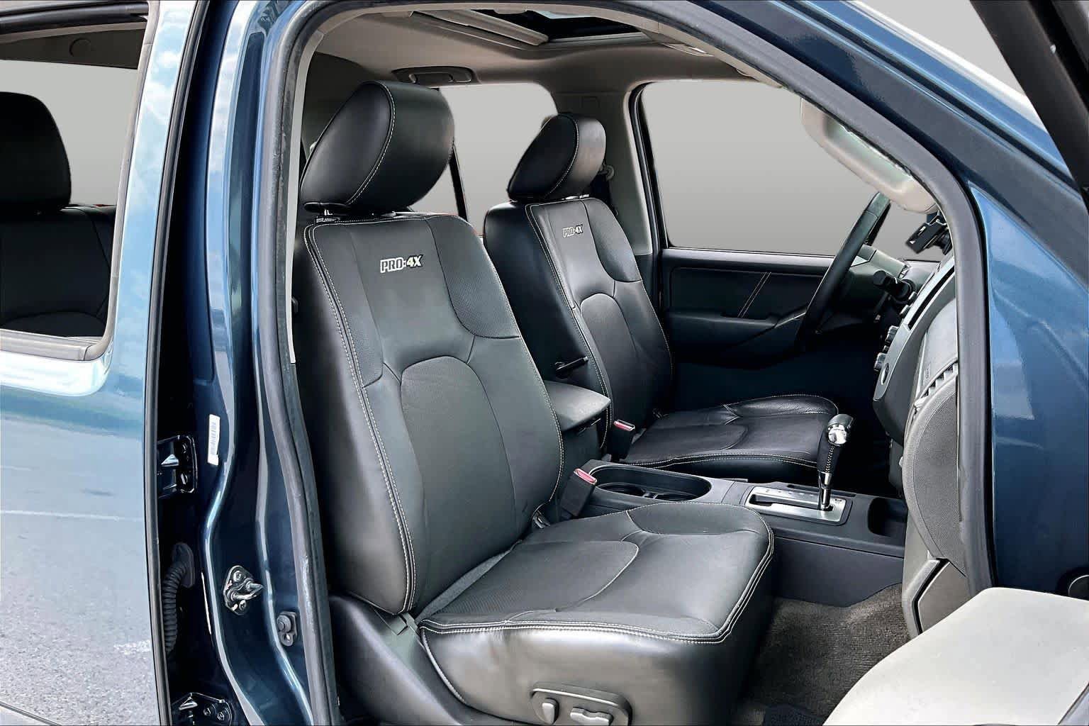 Used 2013 Nissan Frontier PRO-4X w/ Pro-4x Luxury Pkg AWD/4WD image 9