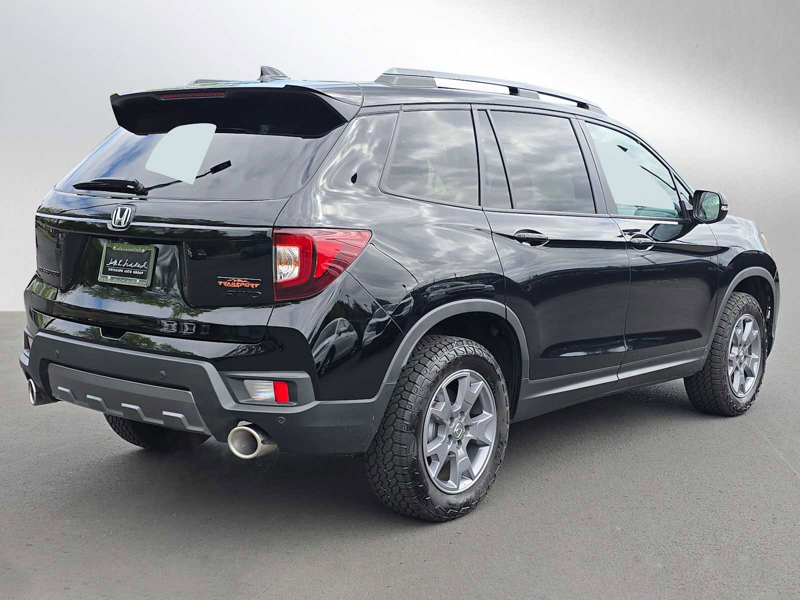 Used 2025 Honda Passport TrailSport image 3