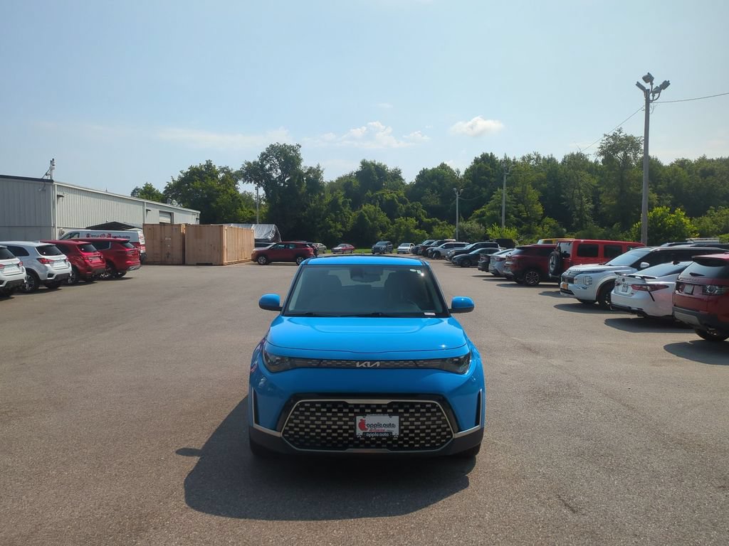 Used 2024 Kia Soul EX FWD image 2