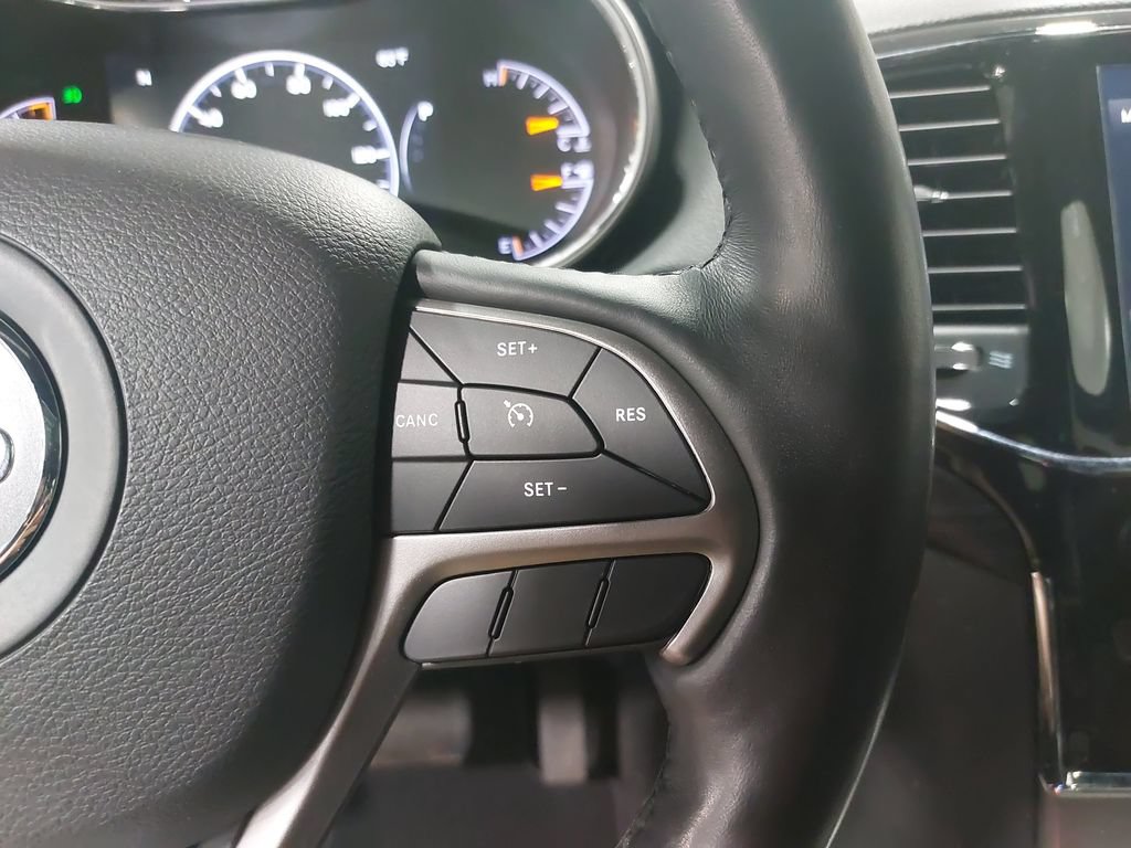 Used 2021 Jeep Grand Cherokee Laredo X AWD/4WD image 17