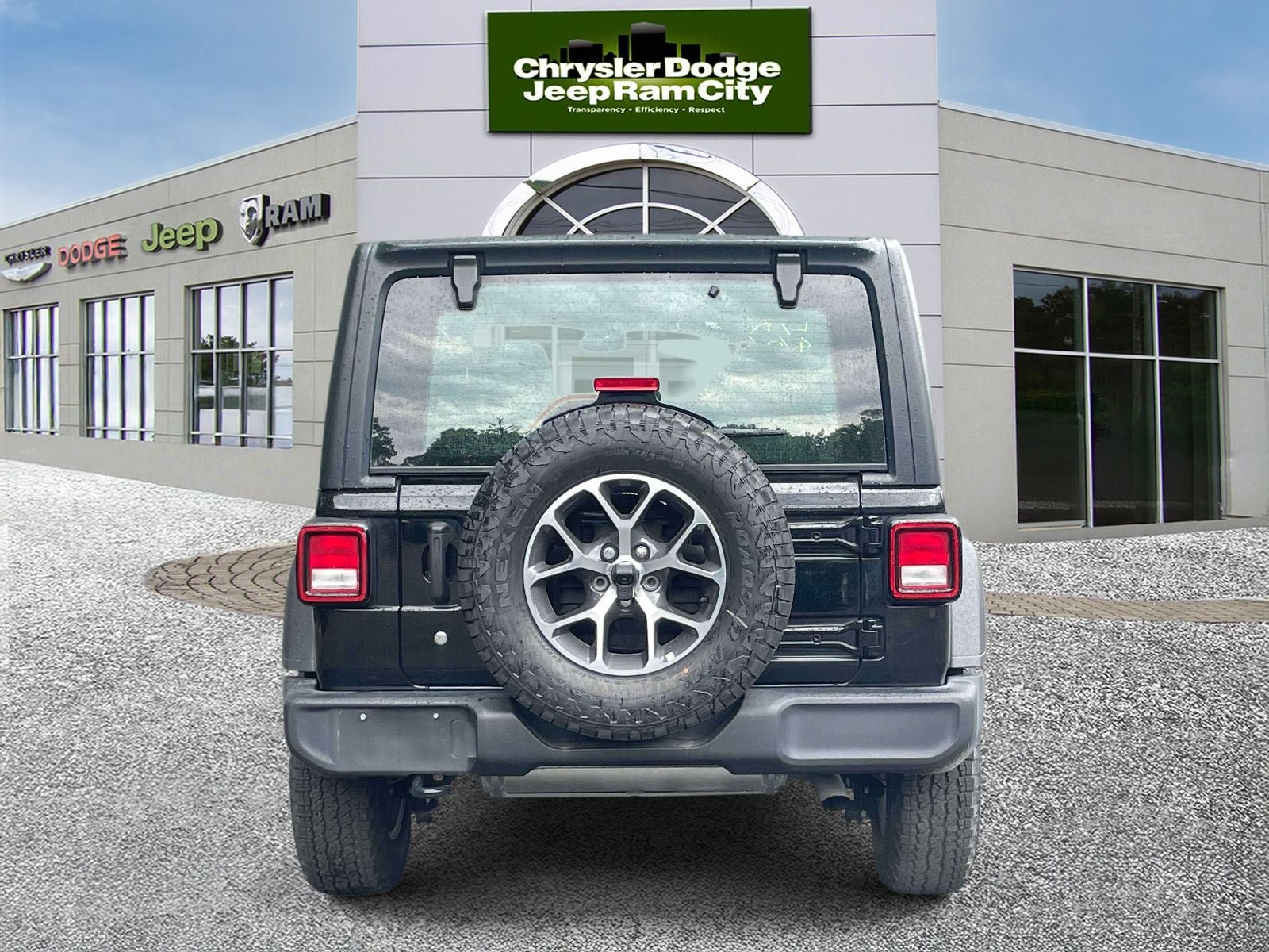 Used 2022 Jeep Wrangler Sport AWD/4WD image 7