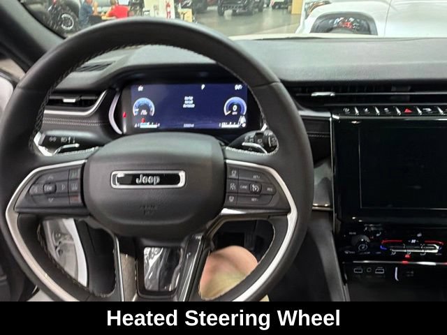 Used 2023 Jeep Grand Cherokee Altitude AWD/4WD image 18