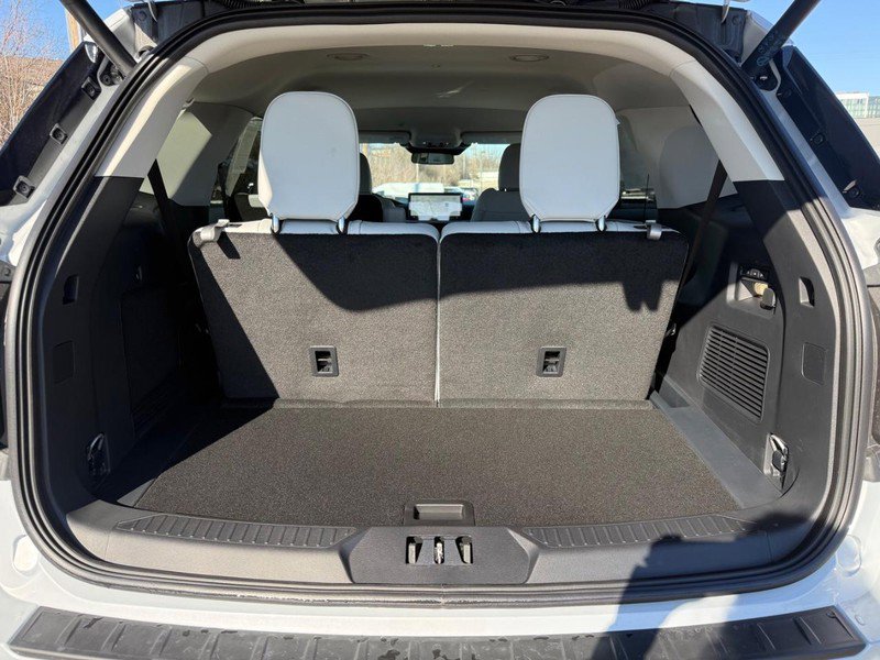 New 2026 Ford Explorer Platinum image 6