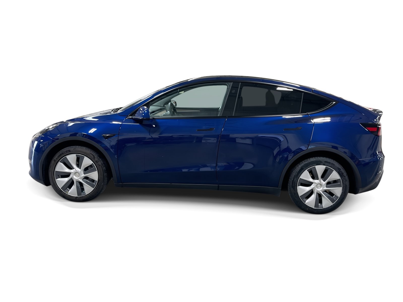 Certified 2023 Tesla Model Y Long Range AWD/4WD image 3