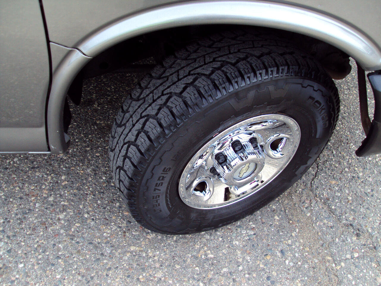 Used 2012 Chevrolet Express 2500 image 31